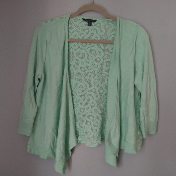 Light Mint Green Cardigan with Lace back Buttonless 3/4 Sleeves - Picture 1 of 6